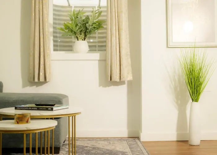 Holiday home The Minimalist Escape - Modern 1bd In The Heights *