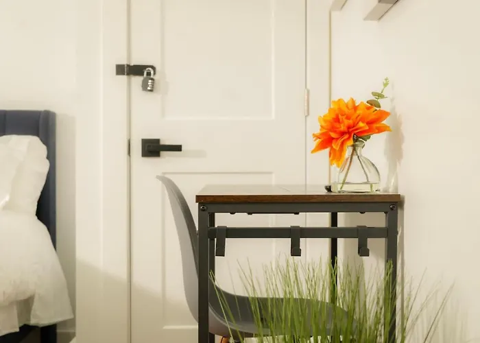 Holiday home The Minimalist Escape - Modern 1bd In The Heights *