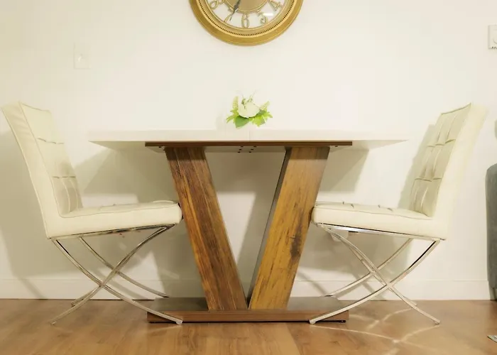Holiday home The Minimalist Escape - Modern 1bd In The Heights Peoria Heights
