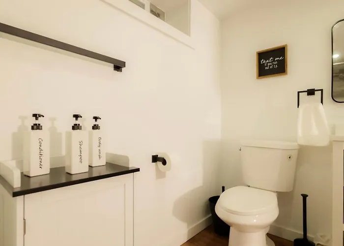 The Minimalist Escape - Modern 1bd In The Heights Holiday home *
