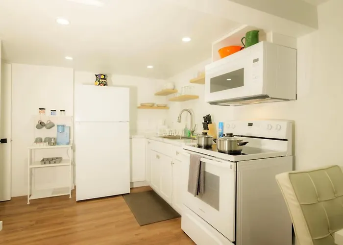 The Minimalist Escape - Modern 1bd In The Heights